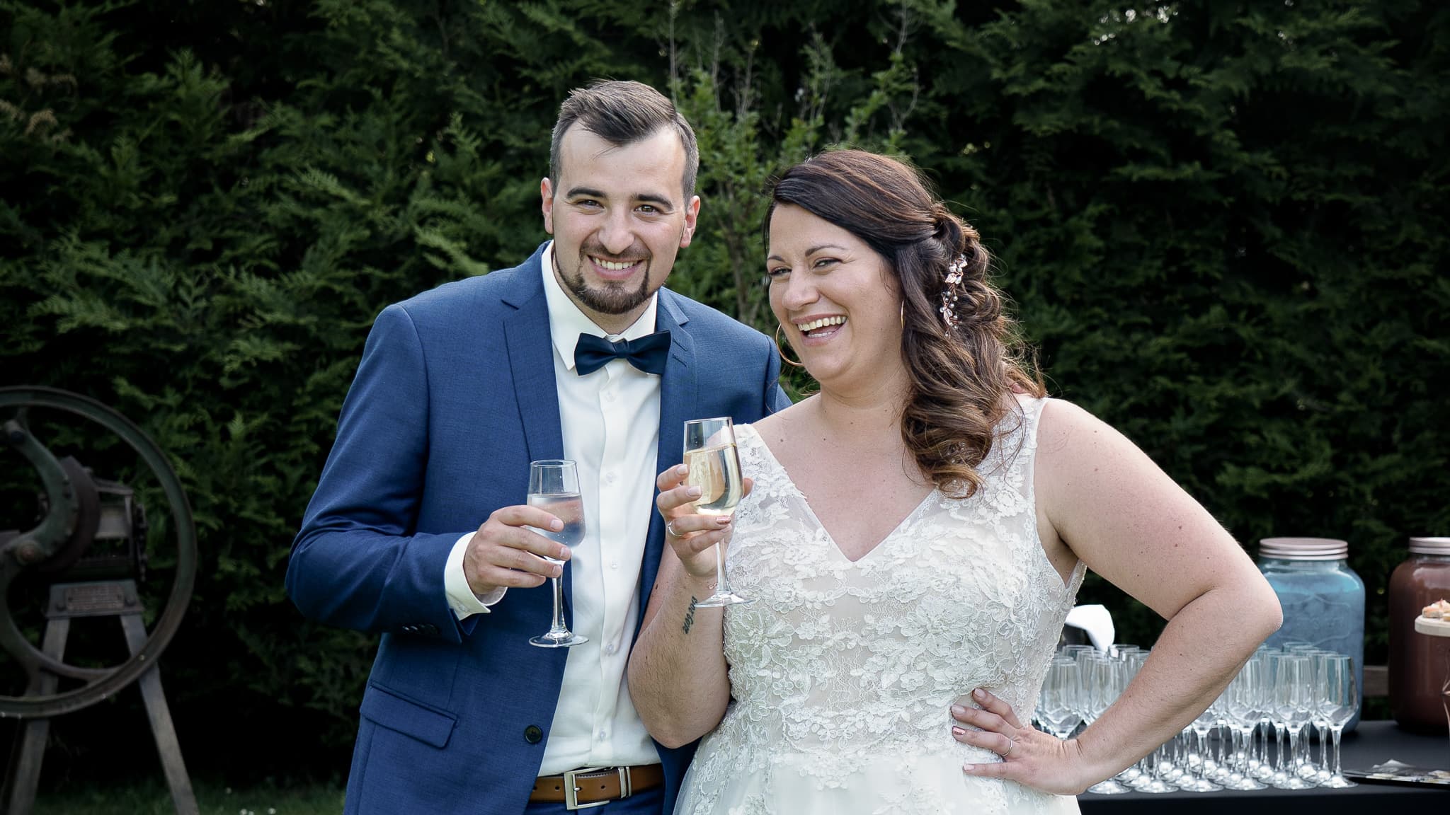 Couple de mariés pendant la célébration du mariage
